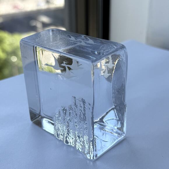 Skruf Crystal Swedish Art Glass Paperweight Bird Mountain Signed Edenflak Skruf - Picture 7 of 8